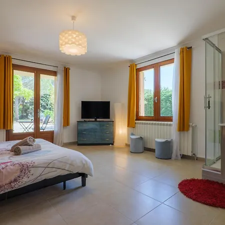 Bella Piscine & Jardin Tatil Evi Aubenas